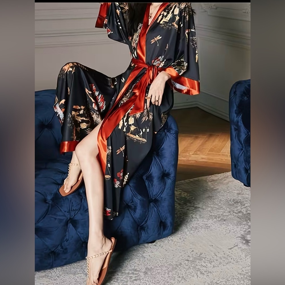 Elegant Black and Orange Women's Kimono Robe - Picture 6 of 8
